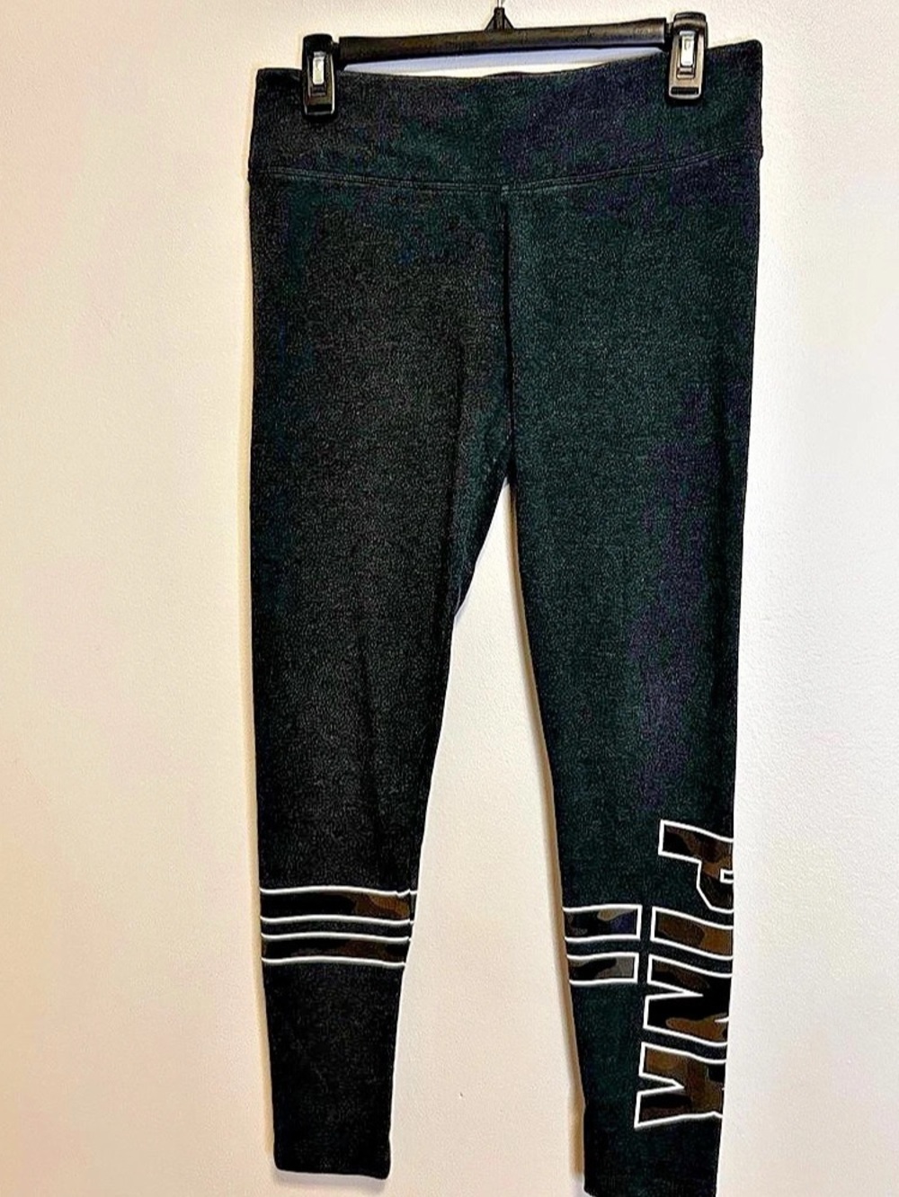 Victoria's Secret PINK Graphic Leggings in Black Size Medium Like New